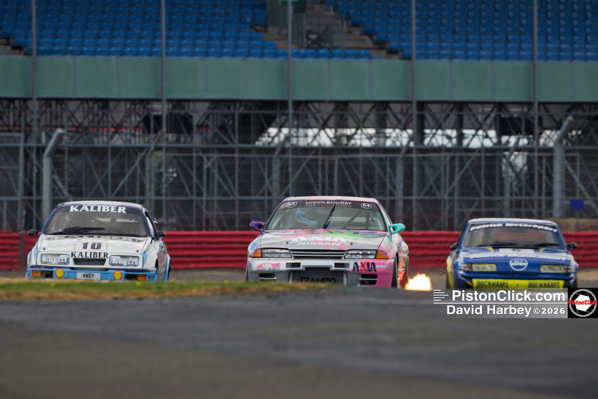 Comparing Spectator and Media Photography
