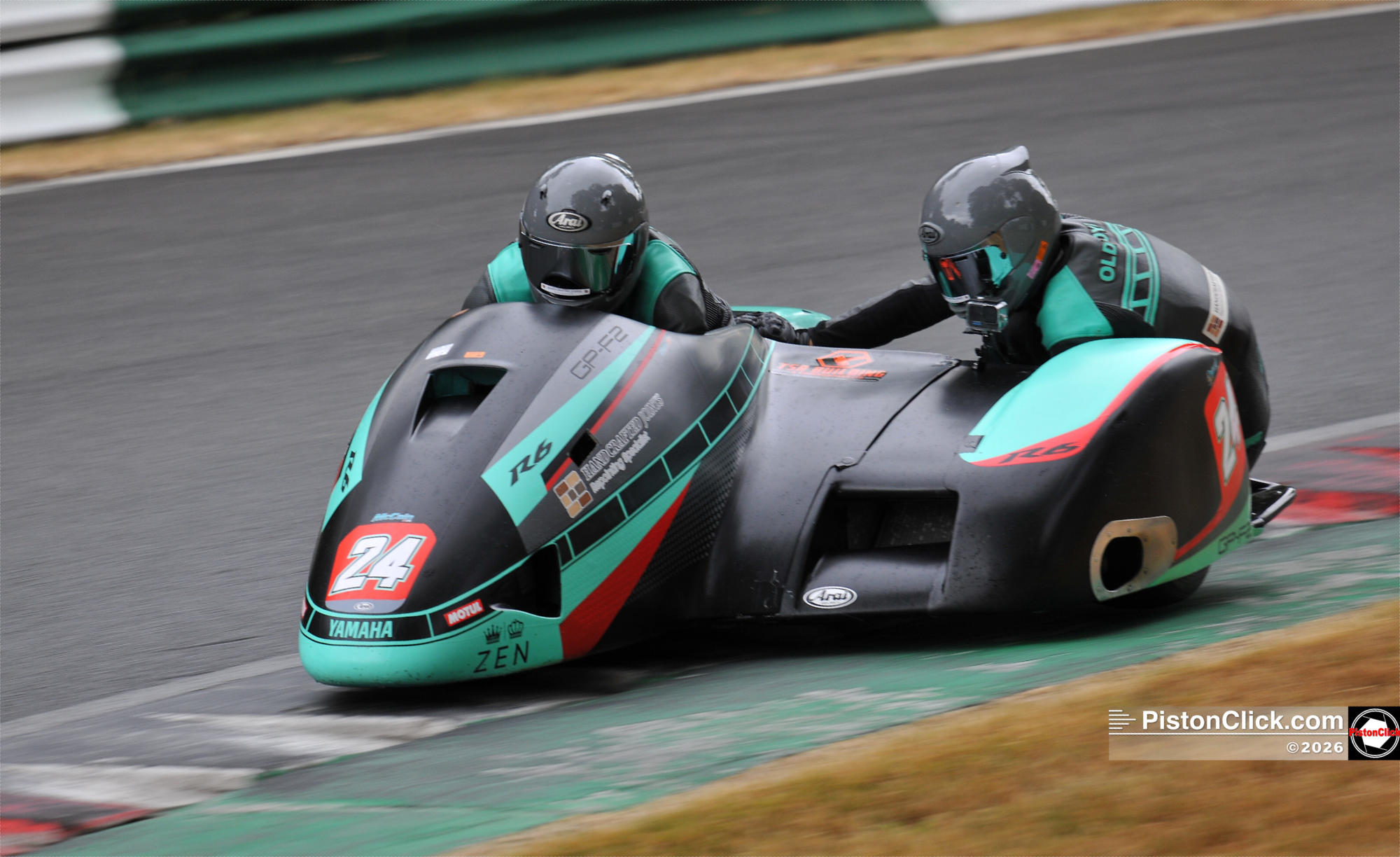 Sidecar racing Cadwell Park