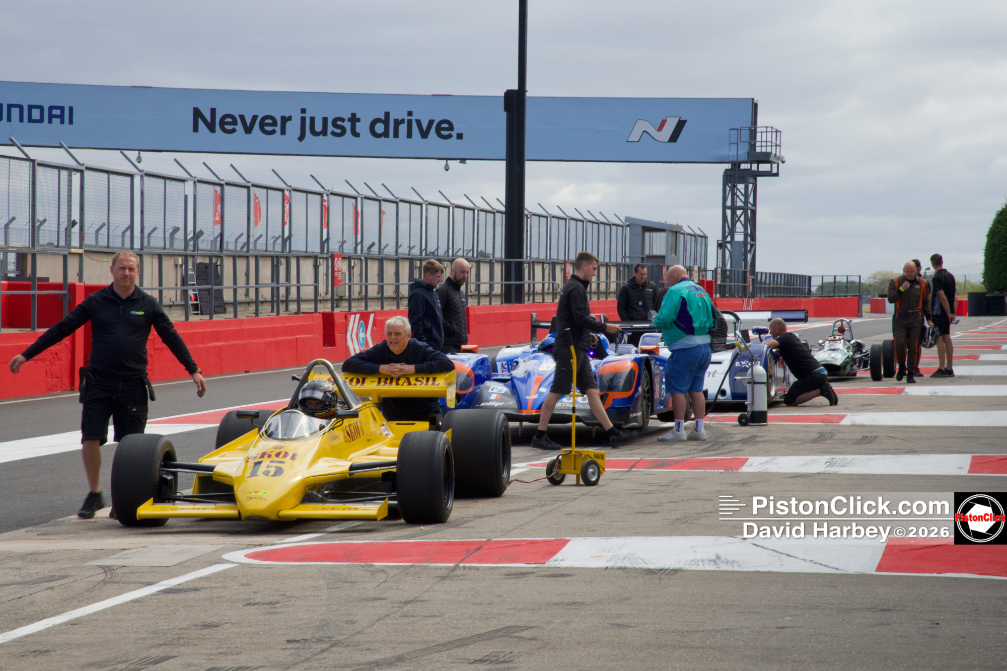Donington Park, pit lane,