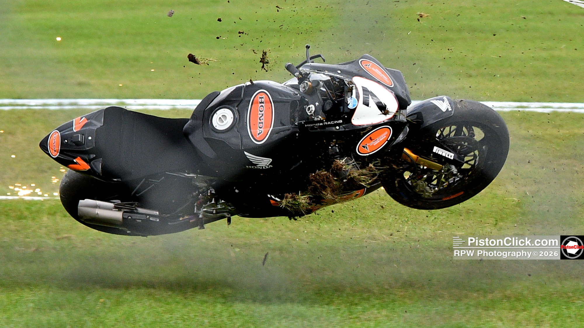 Ryan Vickers Crash BSB Cadwell Park 2026
