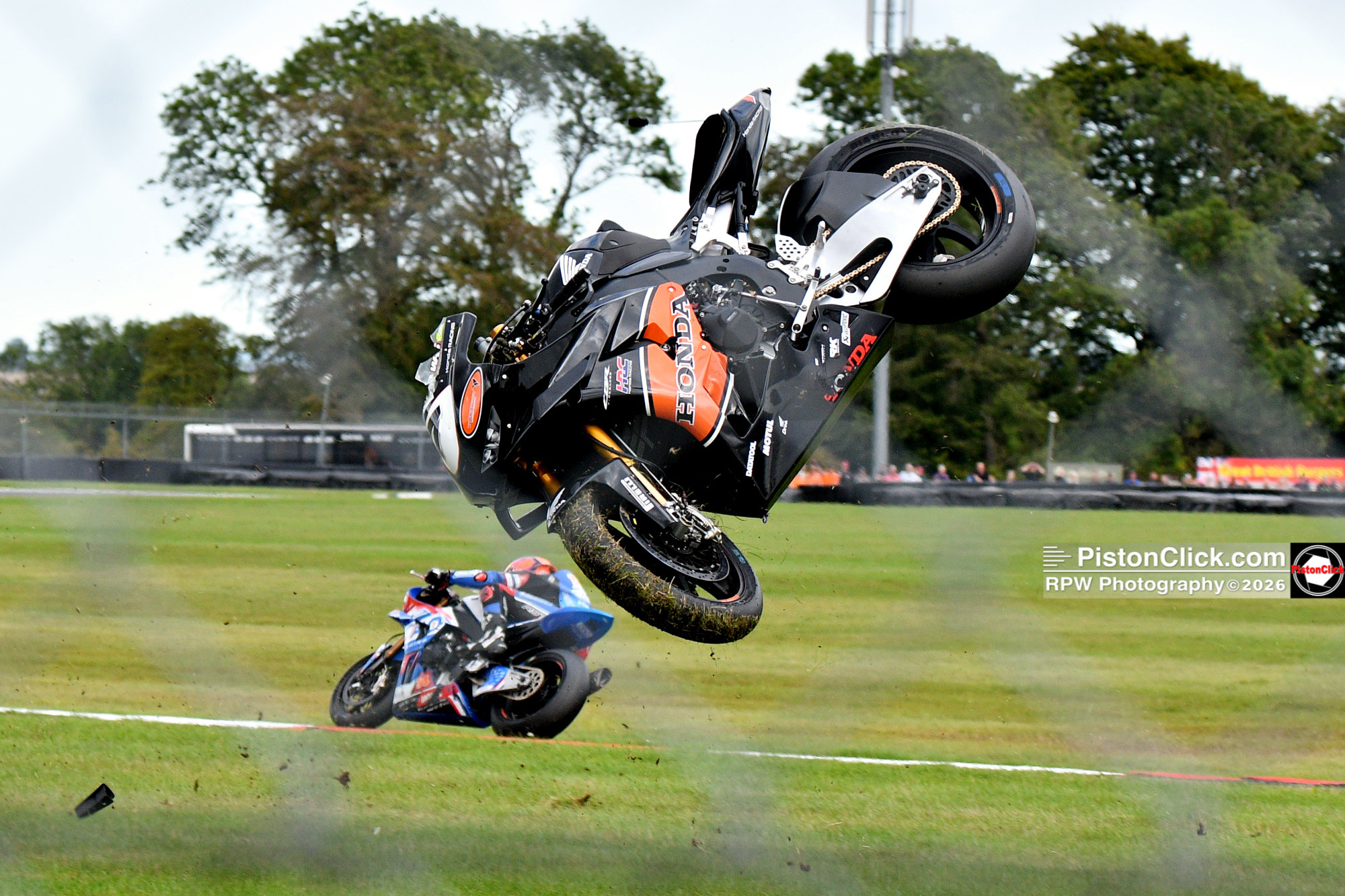 Ryan Vickers Crash BSB Cadwell Park 2026