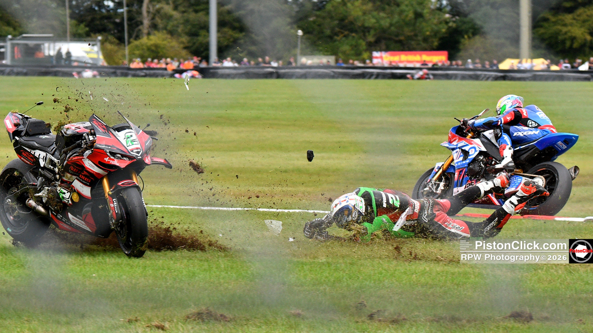 Glenn Irwin Crash BSB Cadwell Park 2026