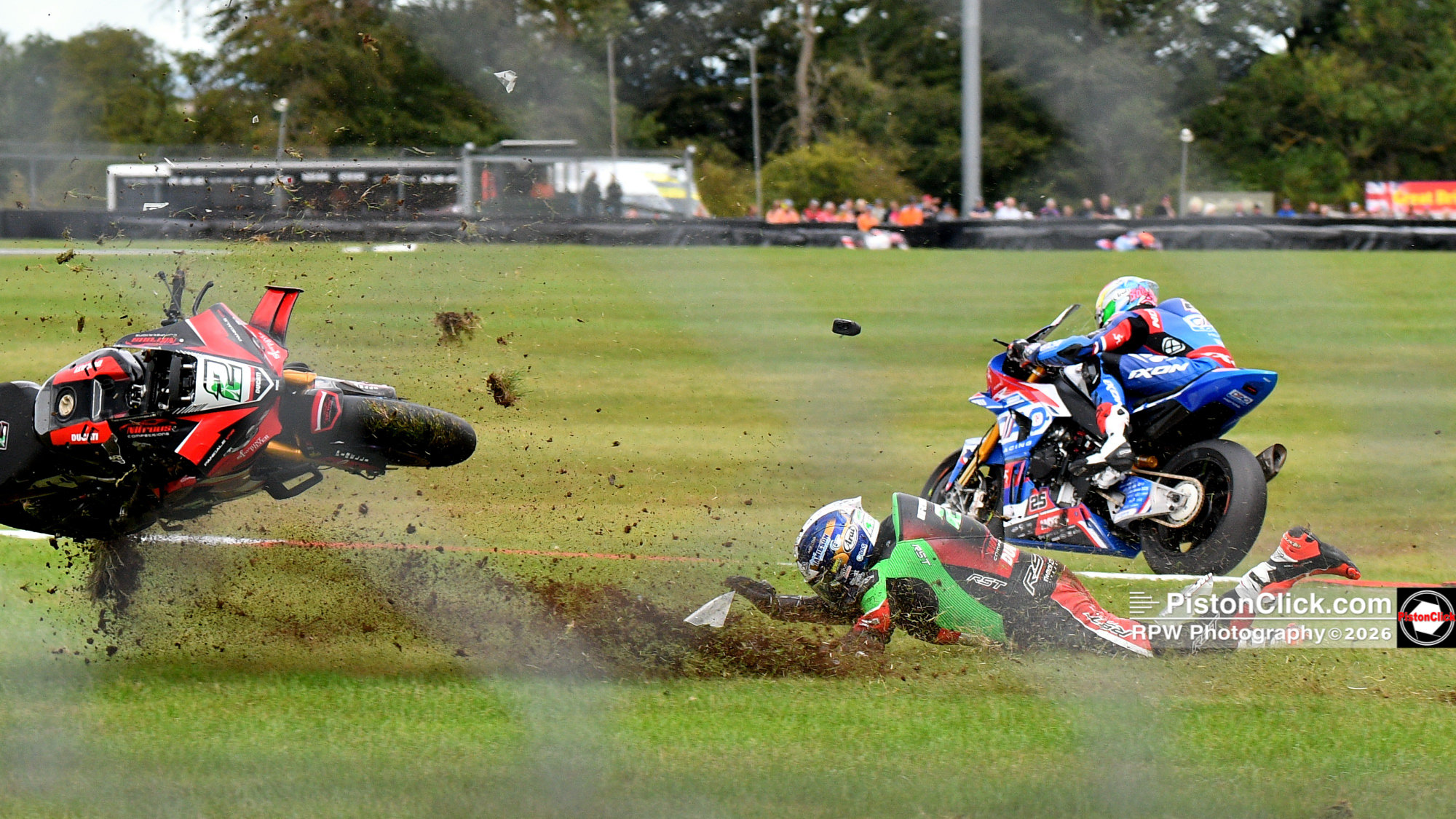 Glenn Irwin Crash BSB Cadwell Park 2026
